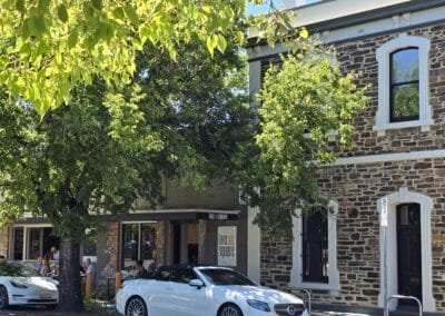 Wellington Square: Fare and Square cafe