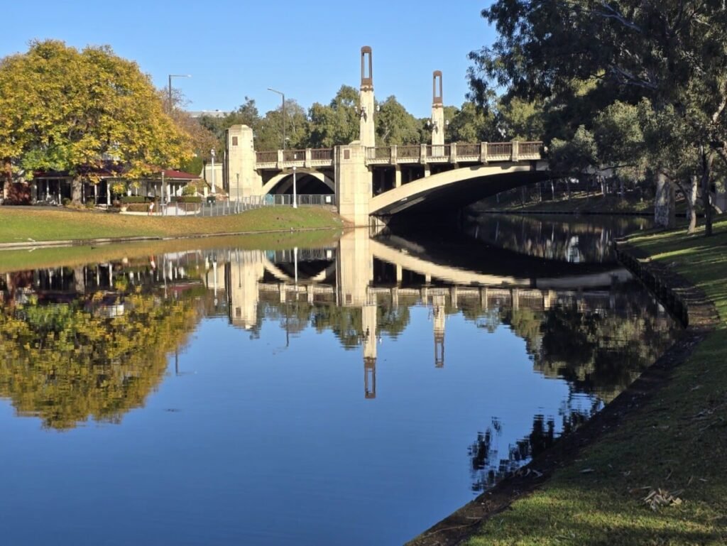 2025-06-20 Adelaide Bridge, North side